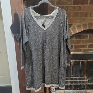 Chic V-Neck Tunic in Black and Gray